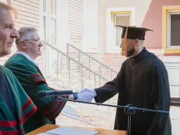 Diplomaoszt&oacute; 2024